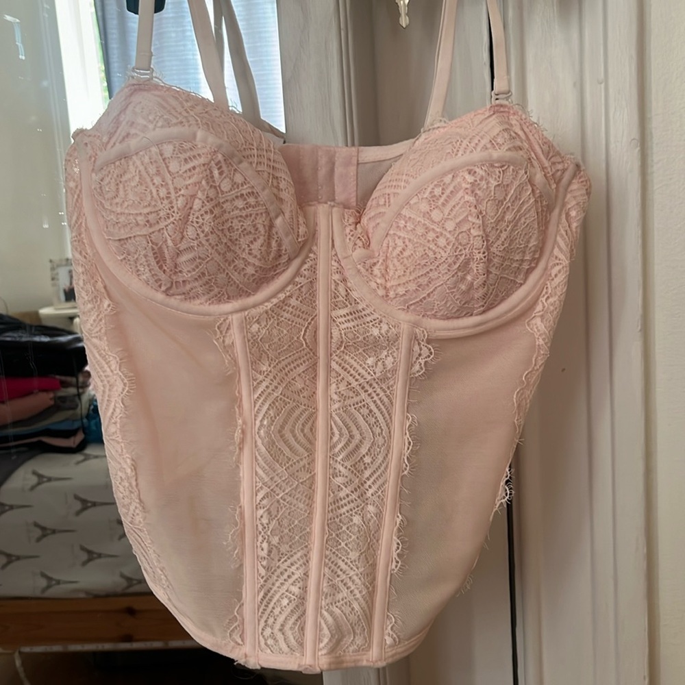 Garage baby pink corset lace top
